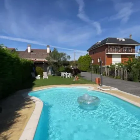 En Costa Quebrada -piscina Y Parking Junto A Playas, En Apartment *