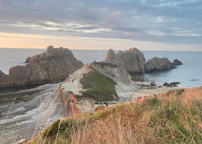 En Costa Quebrada -piscina Y Parking Junto A Playas, En *