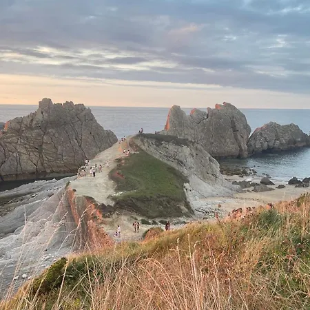 En Costa Quebrada -piscina Y Parking Junto A Playas, En *